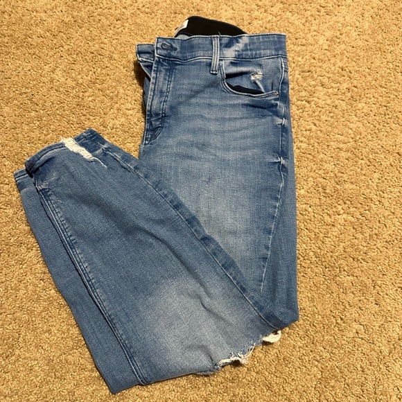 Old navy jeans - Picture 2 of 4